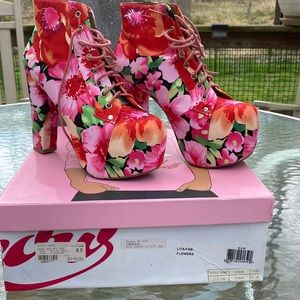 Jeffrey Campbell Lita-Fab Flowers Platform Shoes. Spring Summer Edition.
